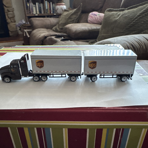 UPS 8" Tractor w Double Tandem Truck Trailer Realtoy Daron Toys Diecast A