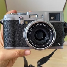 FUJIFILM Fuji X100S Silber 16.3 MP Kompaktkamera Englisch - 90 % neu