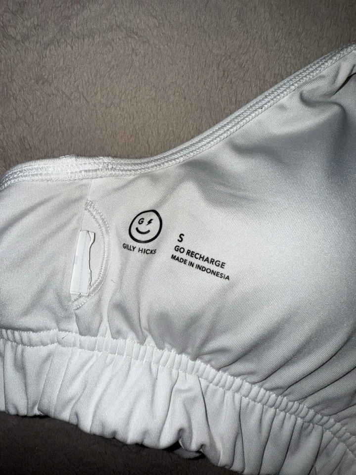 Camiseta sin mangas blanca con sujetador acolchado Foto 3 de 3