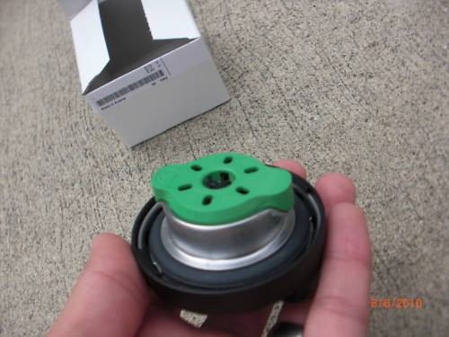 2001-2002 BMW E38 Z3 3.0 M Roadster 740i 740iL 740 fuel gas filler cap ORIGINAL - Picture 3 of 3