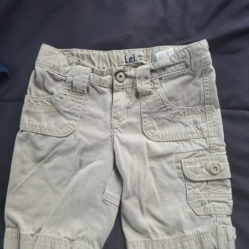 girl 6 khaki shorts and tee - Picture 2 of 3