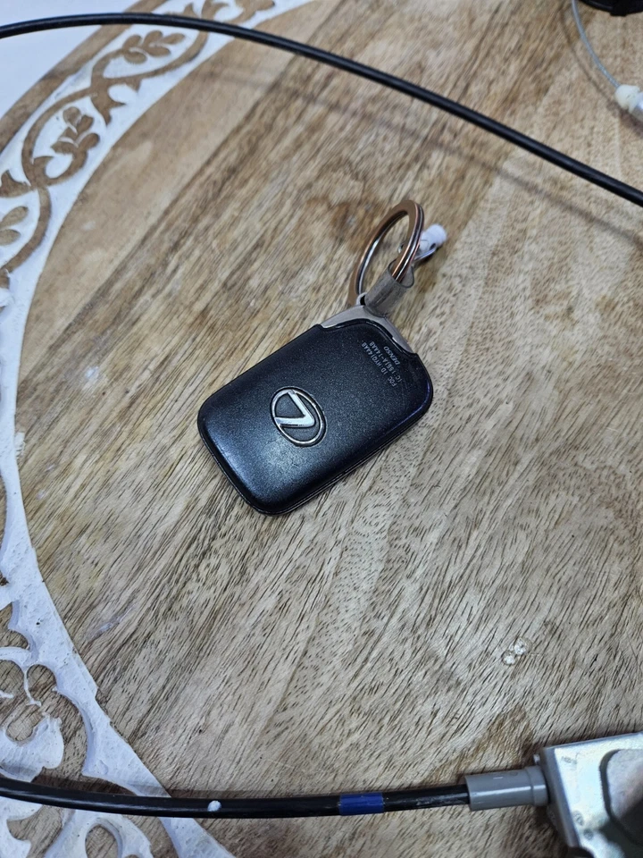 Lexus IS250 IS350 2006-13 OEM maletero pestillo tapa bloqueo actuador 64600-53060 con llave Foto 4 de 4