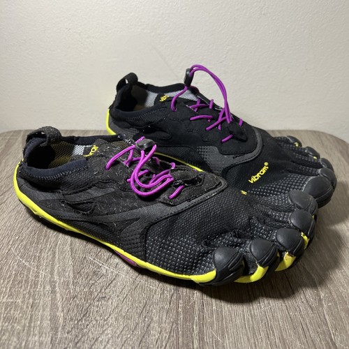 Black Barefoot Athletic Shoes 