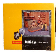 Kodak Brownie Bulls Eye Camera Kit with Flash Outfit Bulbs Original Box