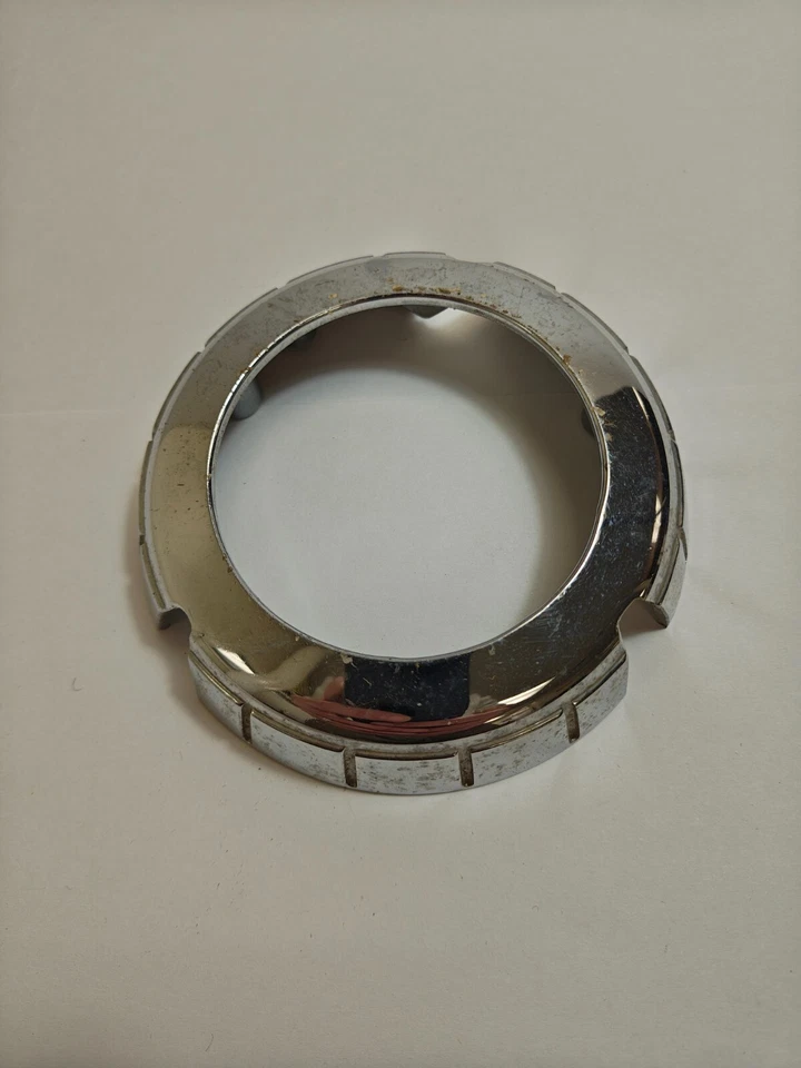 Dodge Meadowbrook 1949 volante bocina botón anillo retenedor 1138554 nuevo en stock Foto 3 de 4