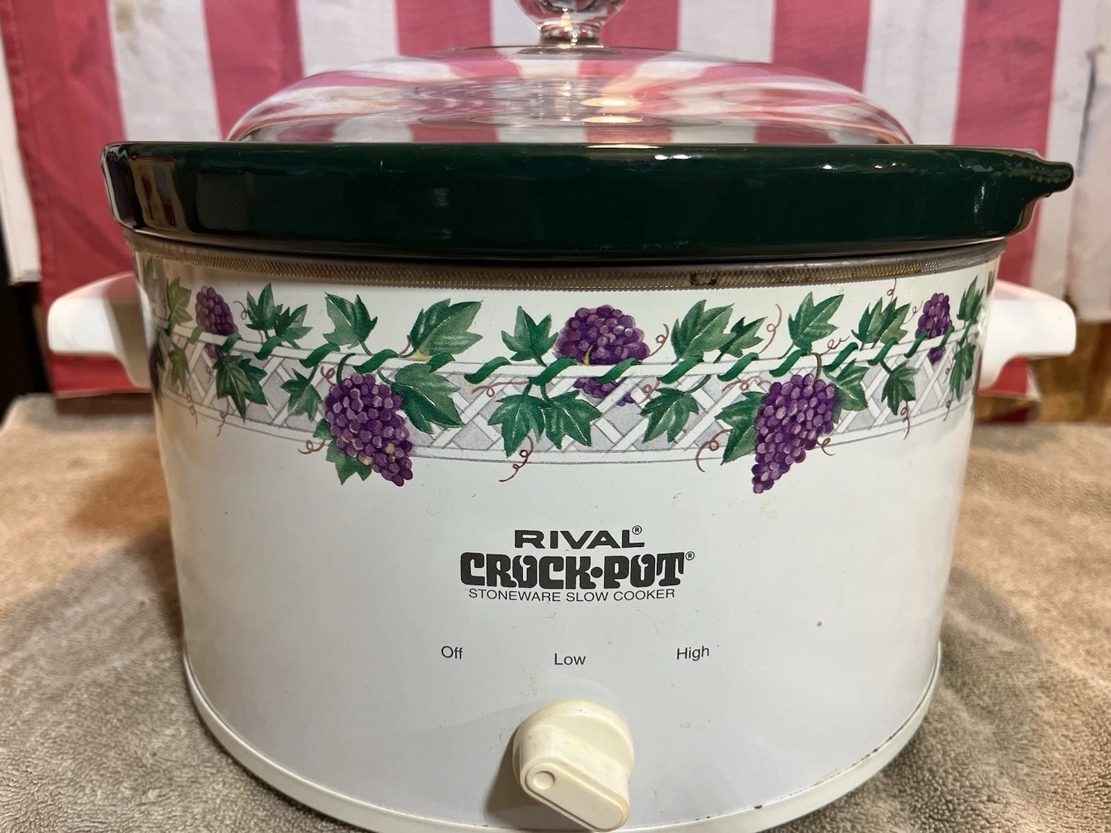 Rival Crock Pot Model 3355, 5qt Slow Cooker. Works Good. Good Condition.