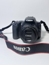 Canon EOS 200D + EF-S 18-55 IS STM + EF-S 24mm f/2.8 + EF 50mm f/1.8 borsa