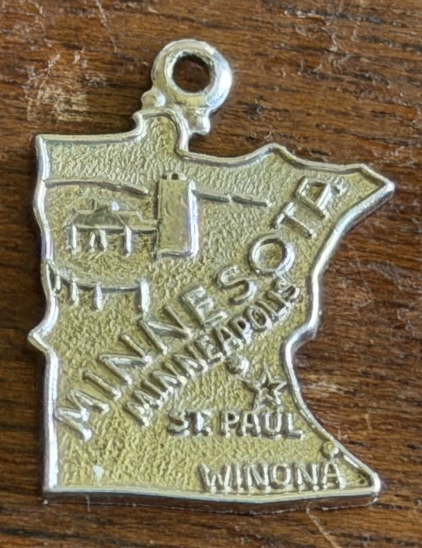 Vintage Wells Sterling Silver Minnesota Gopher State Map Souvenir Charm