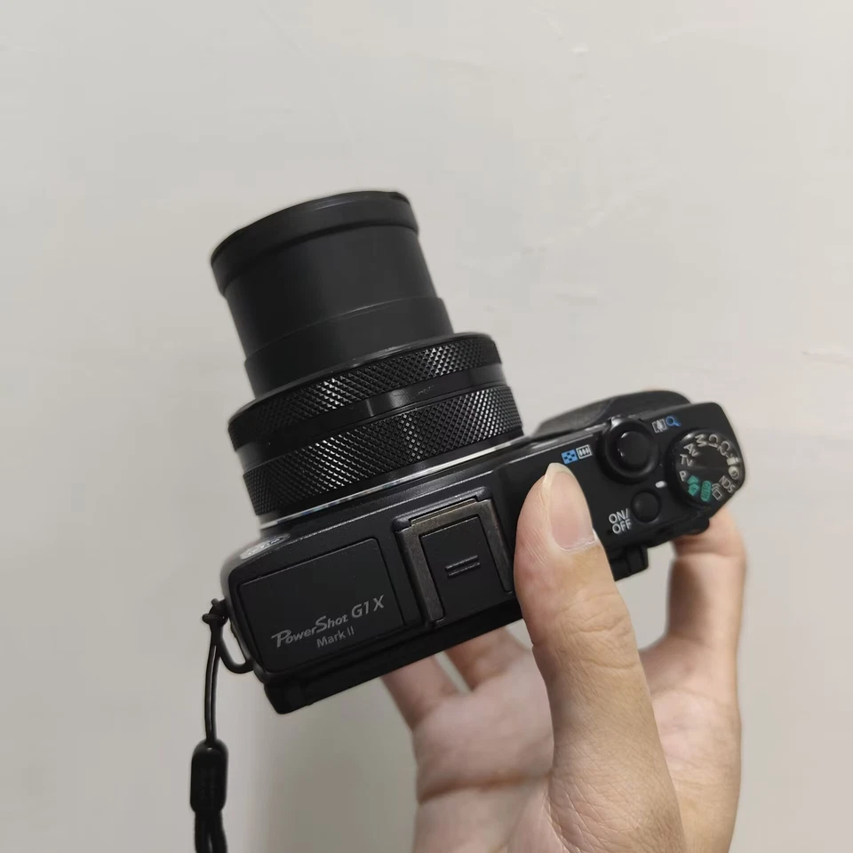 Canon PowerShot G1 X Mark II Touch Flip Screen  5x Zoom Digital Camera W/Charger - Image 4 of 4