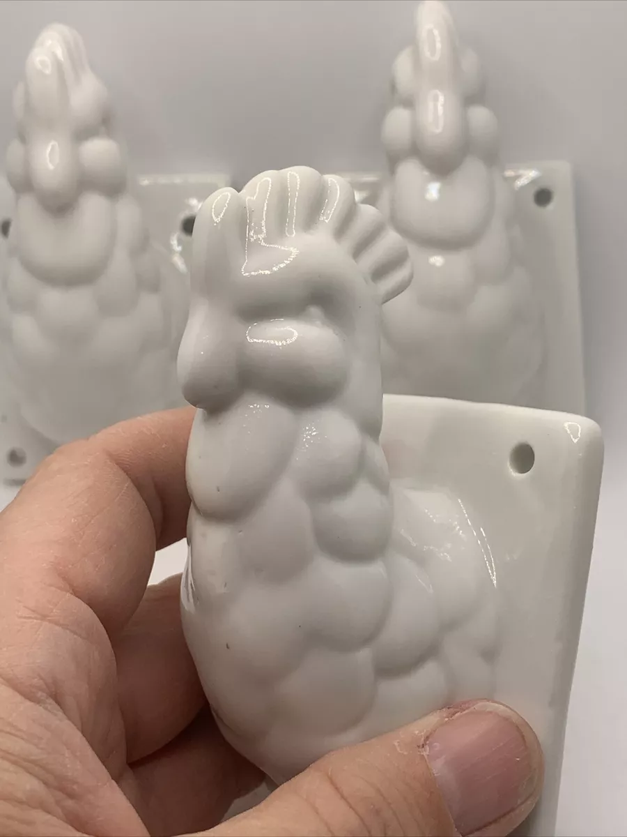 White ceramic 2025 towel hooks