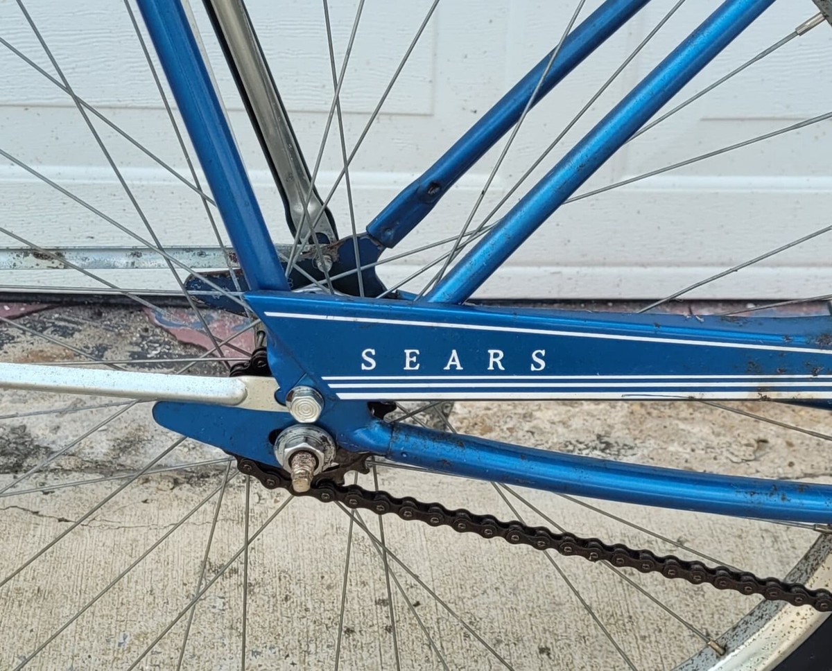 Vintage 1967-68 Sears Jet-Sweep Tank Style 26' women's bicycle