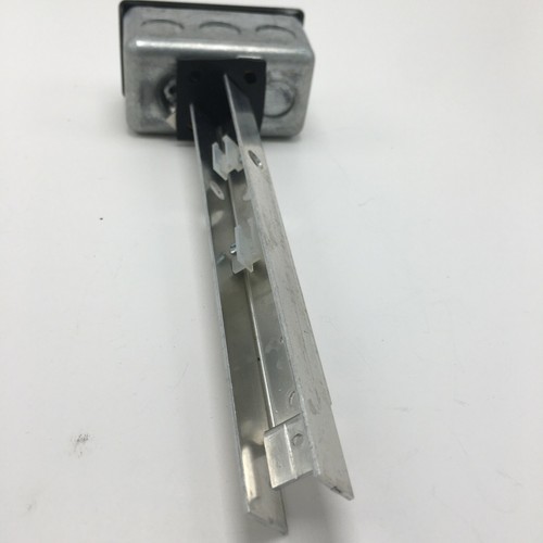 Reznor TE-6001-1 Duct Temp Element Holder 115850 - Picture 3 of 5
