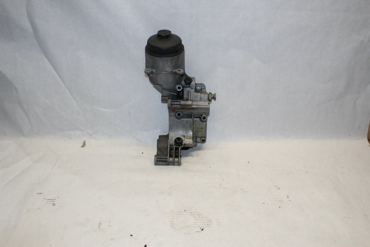 1997 - 2002 BMW Z3 2.5L M52 E36 ENGINE OIL FILTER HOUSING 1713838 