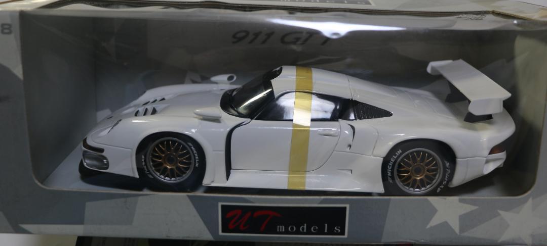 UT Models Porsche 911 GT1 white 1/18  923980