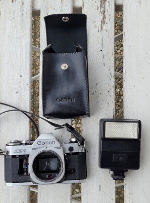 CAMERA CANON AE-1 (Gehäuse) + Canon Speedlite 177A Blitz Blitzgerät Flash