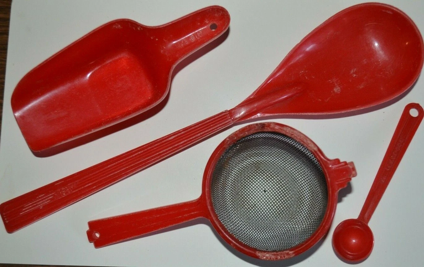 4pc VTG Early Plastic USA Hutzler Scoop Teaspoon Serving Spoon Small Strainer
