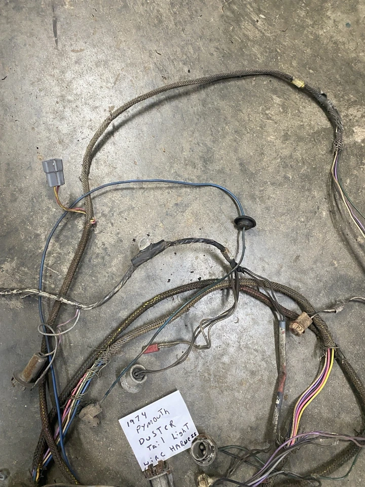 MOPAR 74 PLYMOUTH PLUMERO LUZ TRASERA ARNÉS DE CABLES ¡Envío GRATIS!!!!!!! Foto 3 de 4