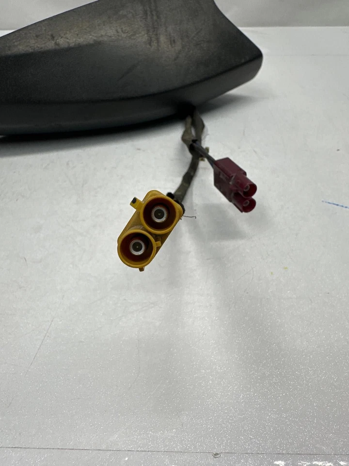 Chevy Equinox rádio AM FM 2018 a 2021 conjunto de barbatana de tubarão de teto fabricante de equipamento original 84519329 - Imagem 4 de 4