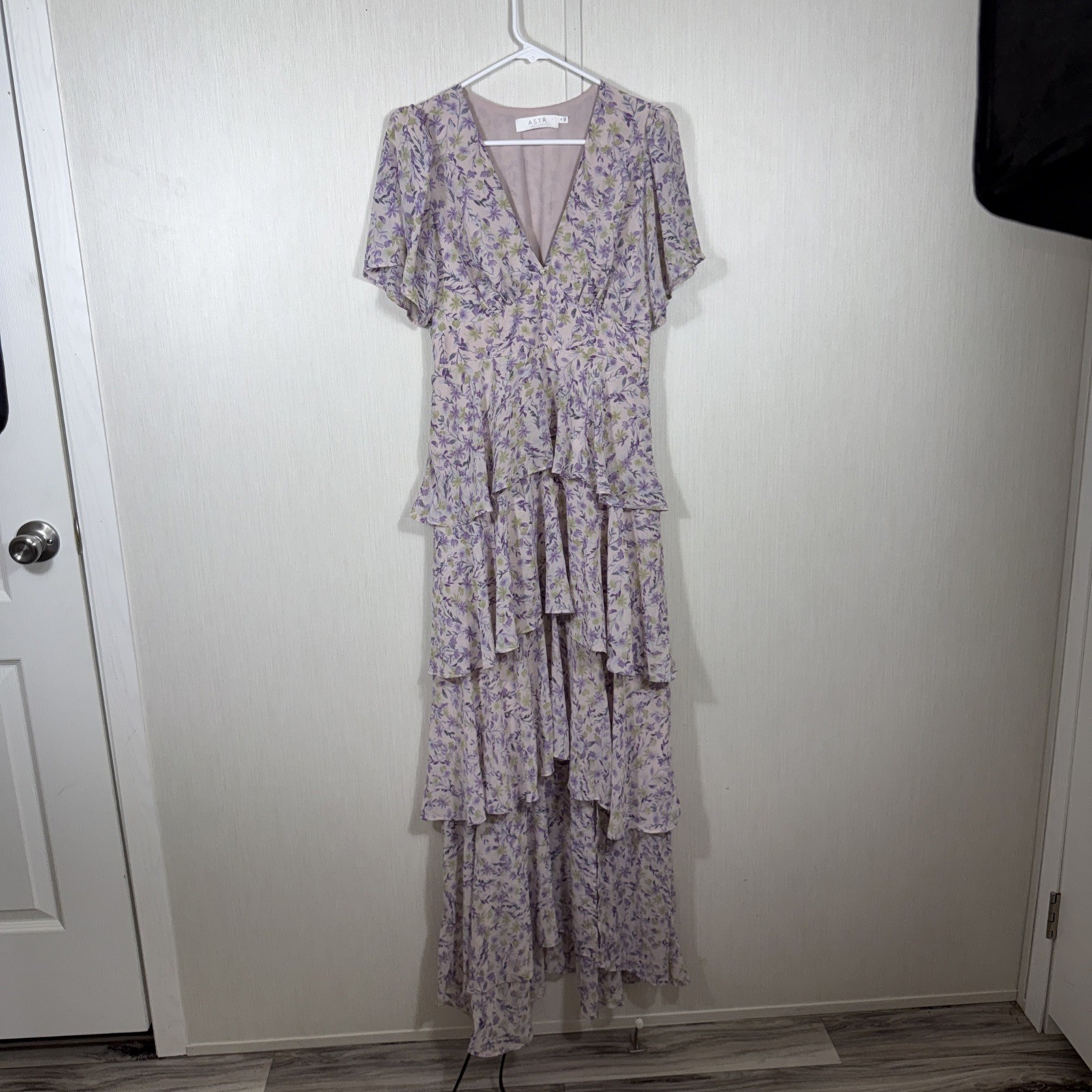 ASTR The Label Lavender Tiered Ruffled Midi Dress M Event Evening Graduation