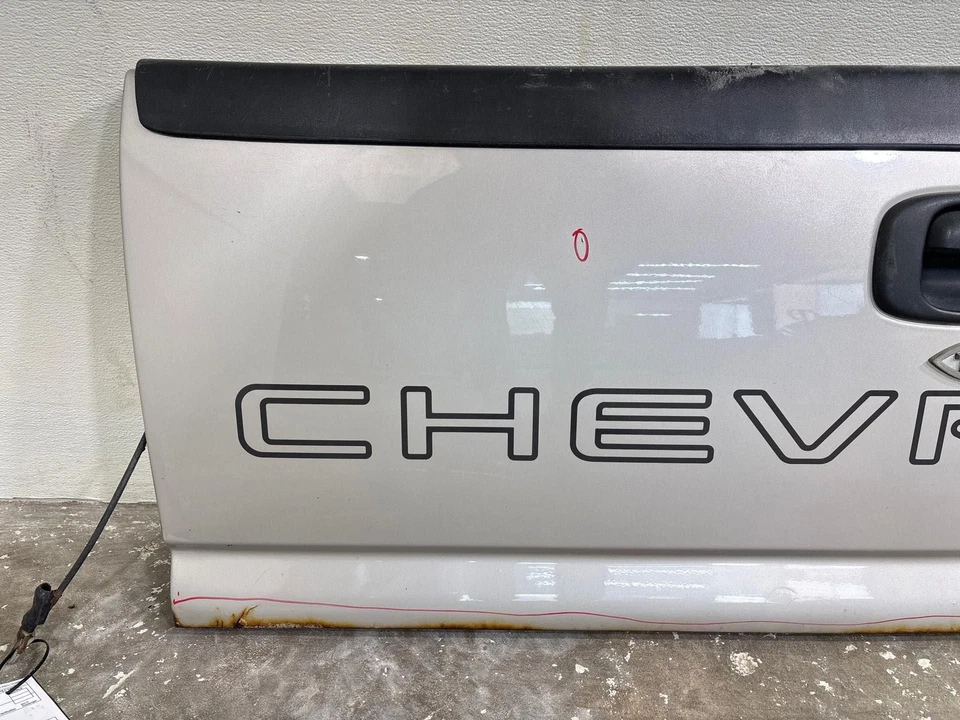 1999-2007 Chevrolet Silverado 1500 Pickup Rear Trunk Decklid Tail Lift Gate OEM - Image 4 of 4