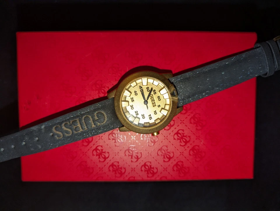 Reloj Guess (Mujer) Foto 2 de 3