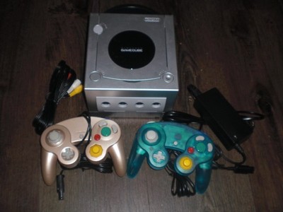 Nintendo GameCube Console System Original w 2 Controller Power Cord AV SILVER #8