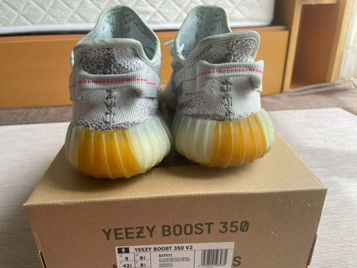 yeezy blue tint sole yellow