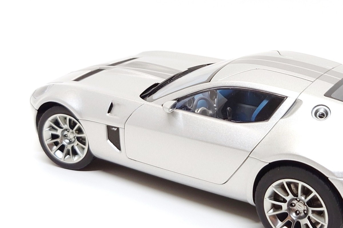 AUTOart 1:18 Ford Shelby GR-1 Concept in Silver Metallic/Tungsten 