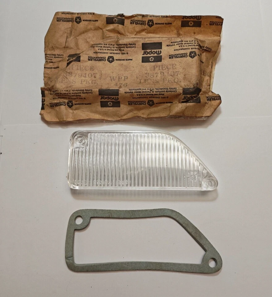 1975-1977 Dodge Coronet Right Side Back Up Light Lens W/ Gasket 3879407 NOS. - Image 3 of 4
