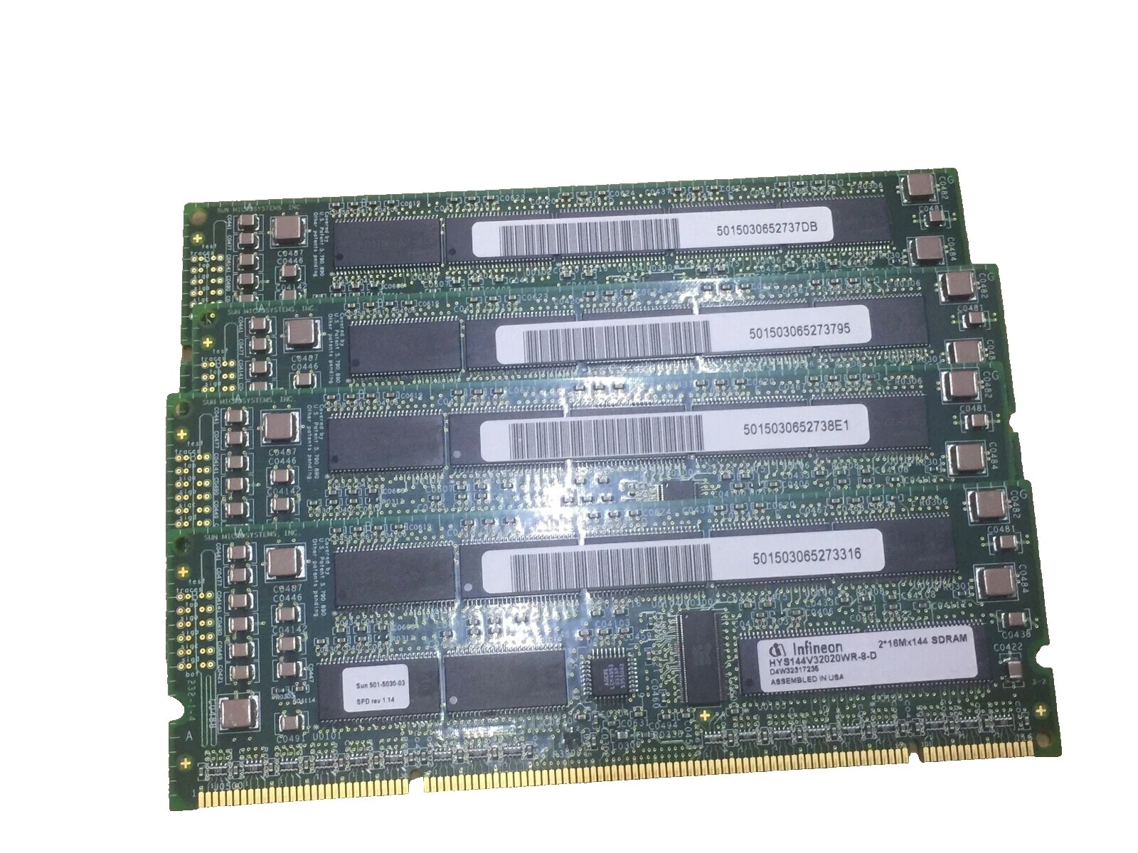 Servidor RAM 512 MB capacidad por módulo ECC