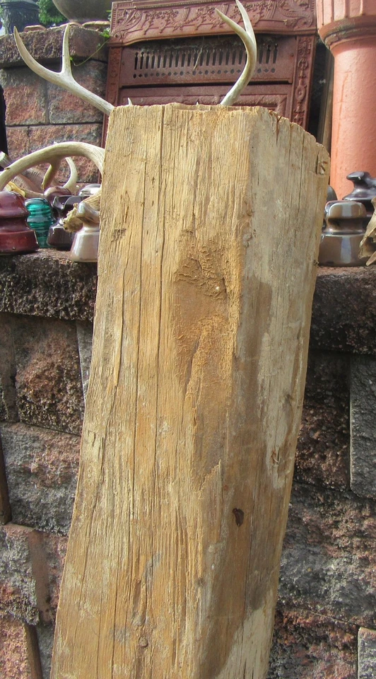 Antigua arquitectura madera granero viga poste Hayloft escalera riel lateral abrigo Foto 3 de 4