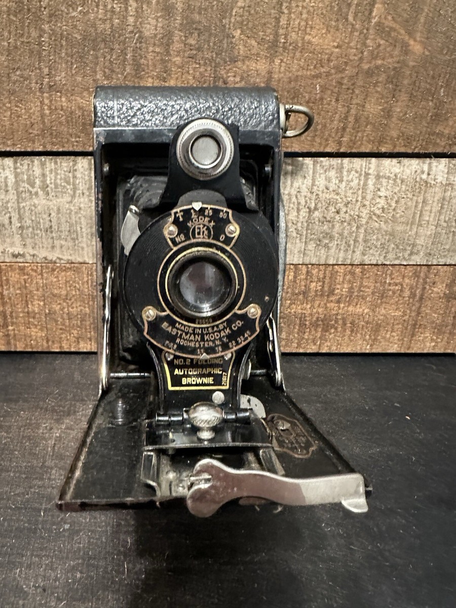 Eastman Kodak Camera Autographic Brownie No. 2 Folding w/Booklet