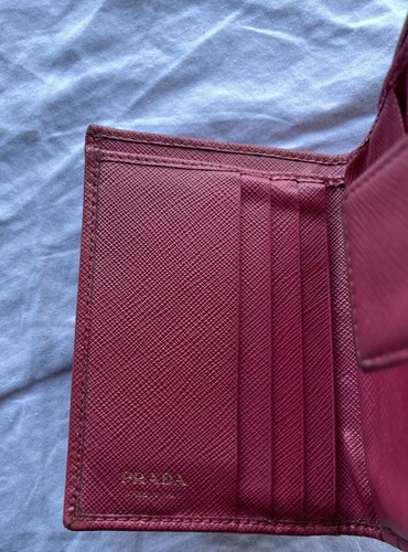 Portafoglio Prada Saffiano Rosso Rosa Snap Bifold Più Tasche Clip Pulsante - Foto 8 di 16