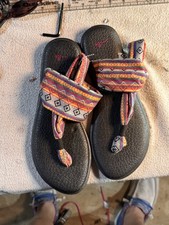 Sanuk Yoga Sling Casual Flip Flop Sandal Yoga Mat Shoes Flowers Women  s 9