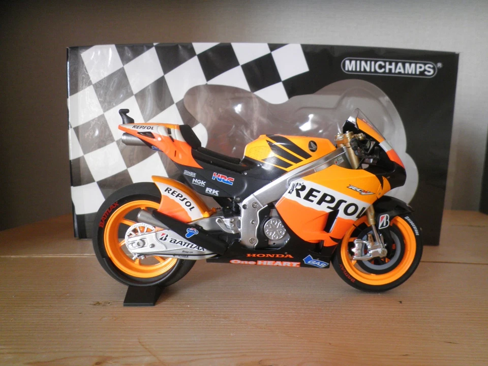 1/12 MINICHAMPS HONDA RC212V CASEY STONER 2012 (NEUF) - Photo 3/4