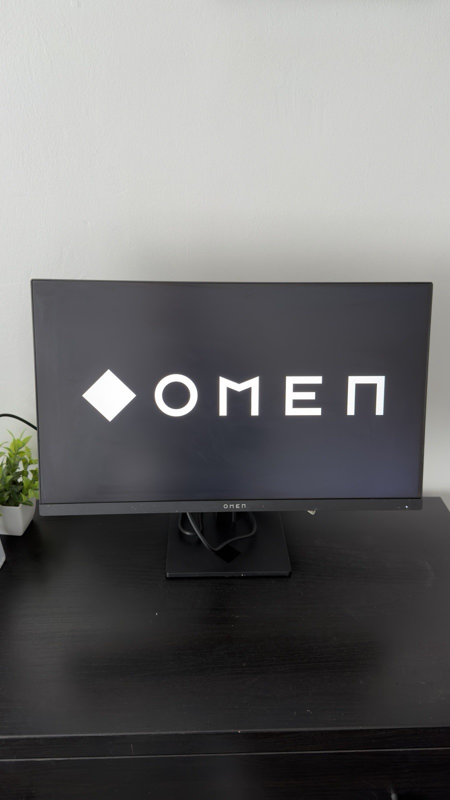 HP OMEN 24 Gaming Monitor - 24in FHD (1920 x 1080) 165hz, 1ms Response, AMD Free