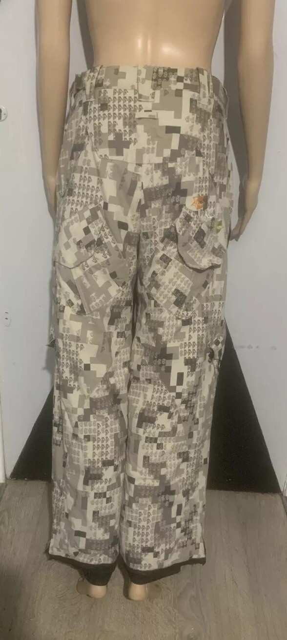 Picture 4 of 21