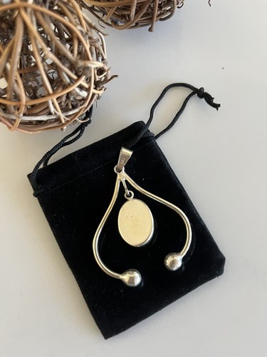 Vintage 925 Sterling Silver Articulated Oval Cabochon Malachite Pendant - Picture 4 of 6