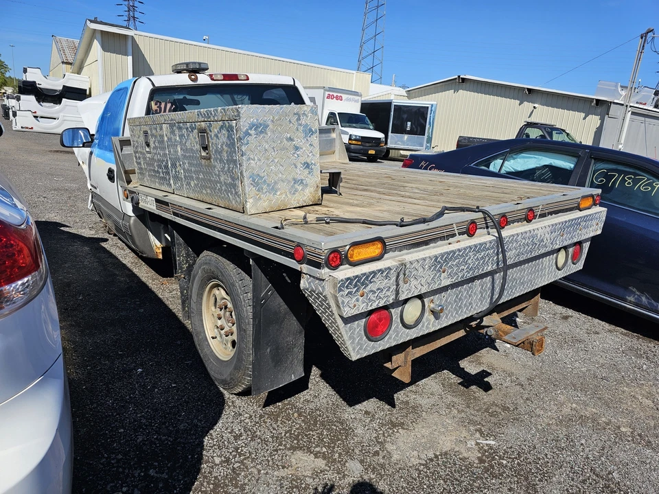 Used Front Right Door Window Regulator Front fits: 2000 Chevrolet Silverado 2500 - Image 2 of 4