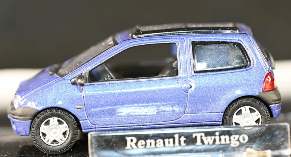 Renault Twingo Blue 1:43 Diecast Cararama Hongwell in box - Image 2 of 4