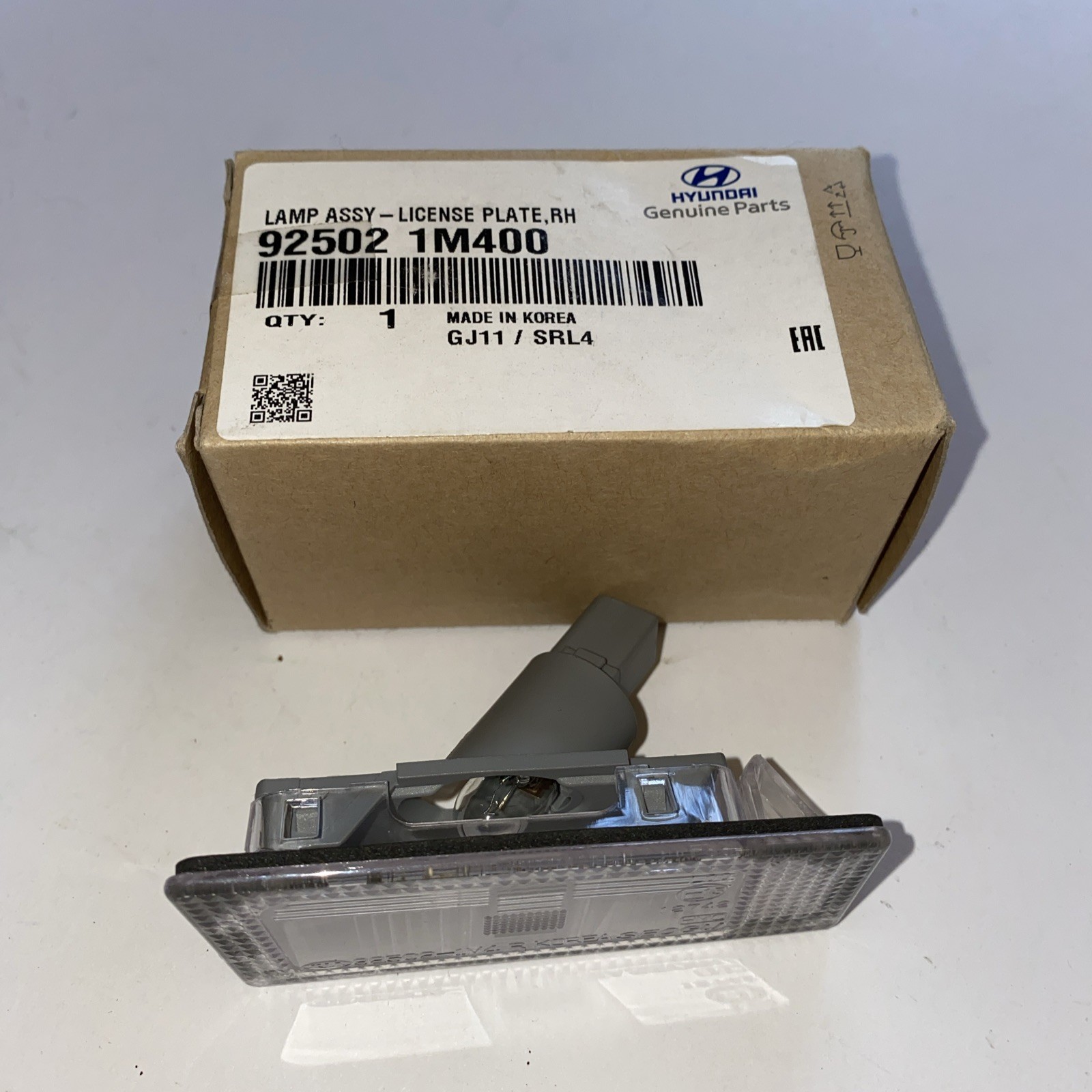 Genuine HYUNDAI ELANTRA MD/UD 10-16 RIGHT LICENCE PLATE LIGHT New G53