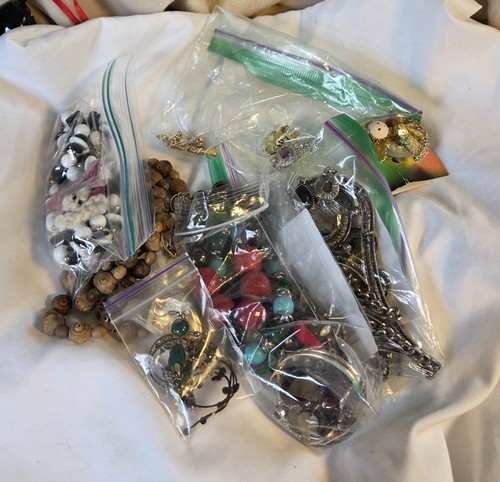 Mystery Schmuck Konvolut Mode Vintage & Modern Kosmetiktasche 1,4 Pfund - Bild 2 von 6