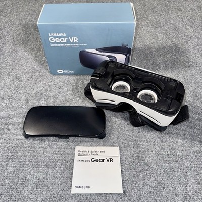 Open Box Samsung Gear VR Headset Powered By Oculus White Edition Model SM-R322