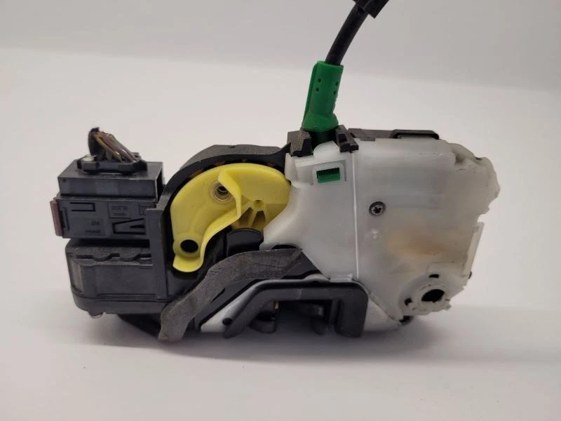 2015 CADILLAC SRX LEFT LH REAR DRIVER DOOR LOCK ACTUATOR Foto 3 de 4
