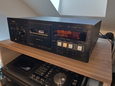 Teac V-8030S High End Taperecorder (lot 1) with original remote controller