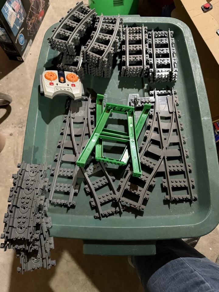 Preowned Complete LEGO CITY: Freight Train (7939) With Instructions And Box - Image 4 of 4