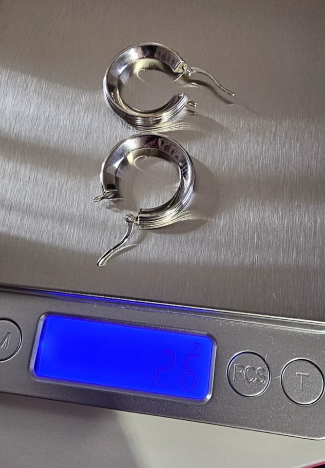 Pendientes de aro vintage de tubo acanalado con textura de oro blanco de 14K Milor Italia 1" Foto 2 de 4