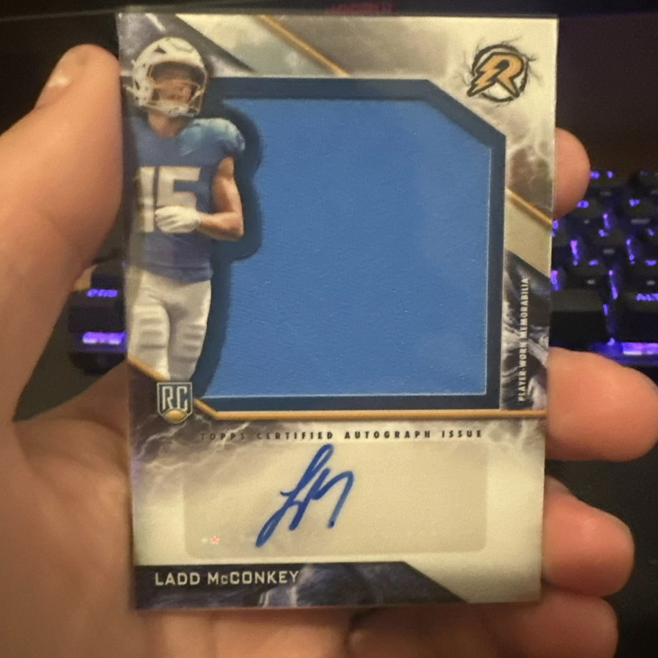 Parche de novato Topps Resurgence 2024 autógrafos Ladd McConkey #RPA-LM AU, MEM, RC Foto 2 de 4