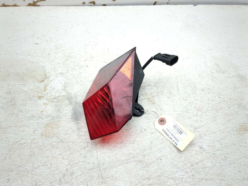 08-12 Can Am Spyder Roadster RS LUZ TRASERA DERECHA LUZ DE FRENO TRASERA LÁMPARA LENTE Foto 2 de 4