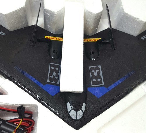 Megatech B3 Stealth Bomber RC Airplane MTC9905 Remote Control 2008 - Picture 4 of 5